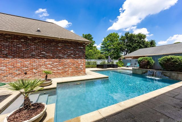10757 Royal Ridge Ave, Baton Rouge, LA 70810
