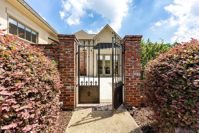 10757 Royal Ridge Ave, Baton Rouge, LA 70810