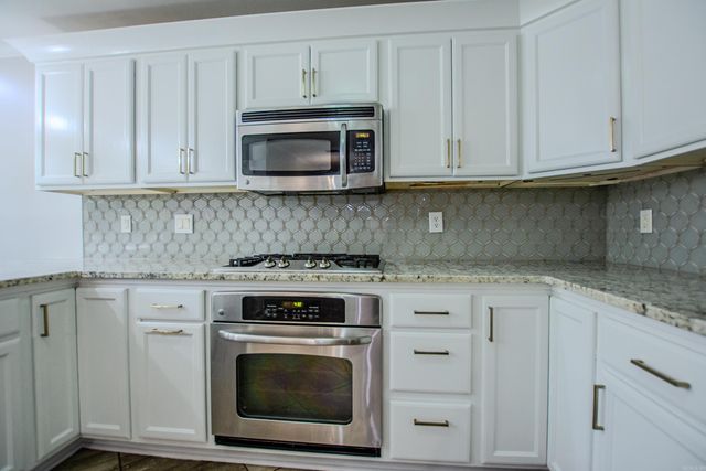 2201 S Fox Trl, Benton, AR 72019