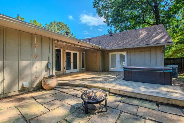 2201 S Fox Trl, Benton, AR 72019