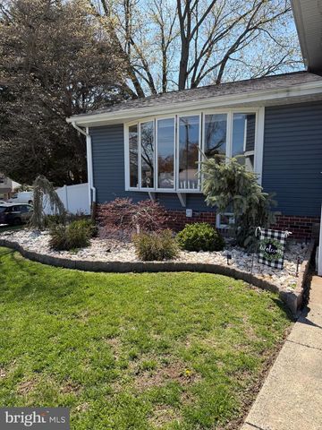 1044 BLOOMFIELD AVE, Philadelphia, PA 19115