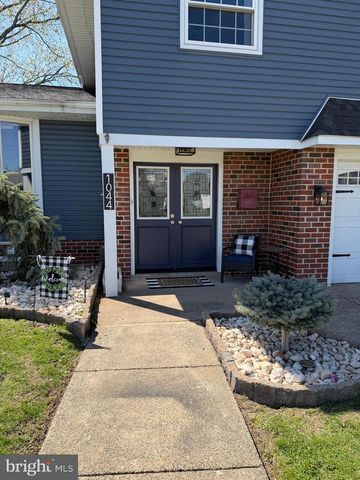 1044 BLOOMFIELD AVE, Philadelphia, PA 19115