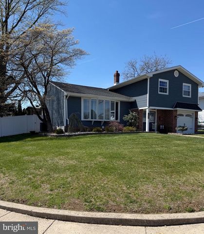 1044 BLOOMFIELD AVE, Philadelphia, PA 19115