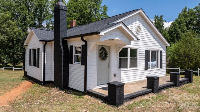3028 Morganton Boulevard, Lenoir, NC 28645