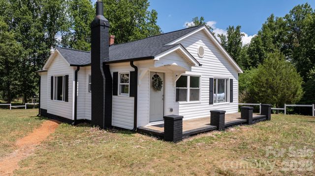 3028 Morganton Boulevard, Lenoir, NC 28645