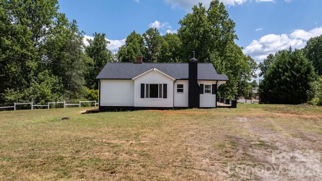 3028 Morganton Boulevard, Lenoir, NC 28645