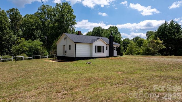 3028 Morganton Boulevard, Lenoir, NC 28645