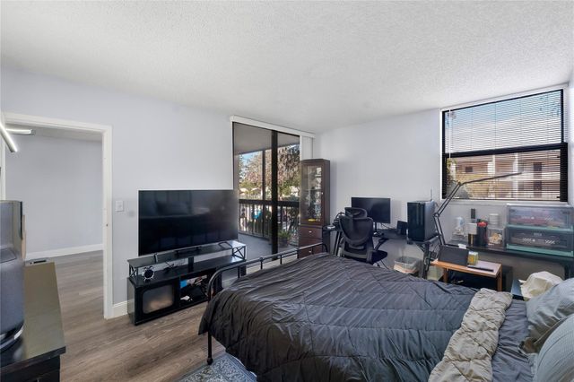 8437 FOREST HILLS Drive 203, Coral Springs, FL 33065