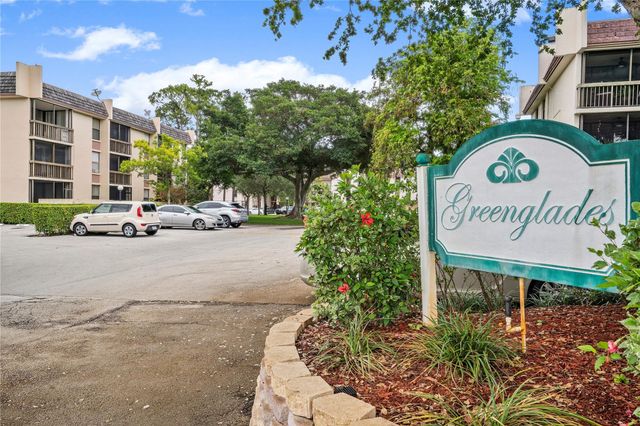 8437 FOREST HILLS Drive 203, Coral Springs, FL 33065