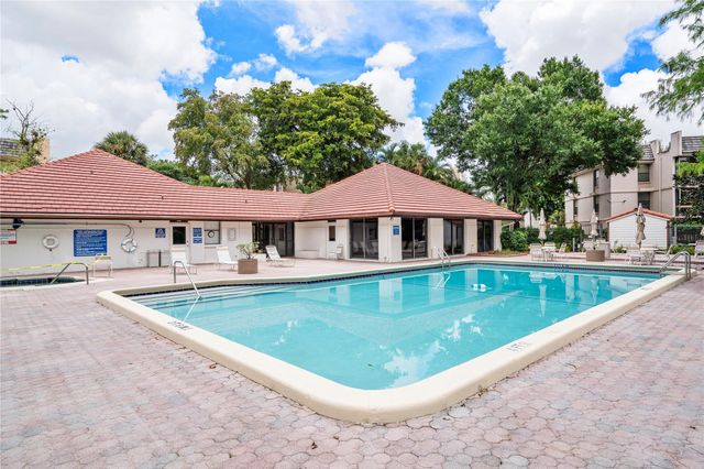 8437 FOREST HILLS Drive 203, Coral Springs, FL 33065