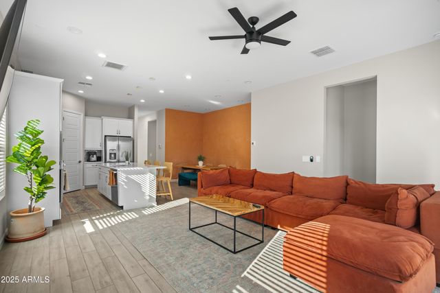 21589 N 102nd Drive, Peoria, AZ 85382