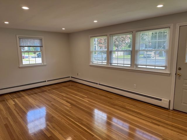 26 Wildwood Ave, Worcester, MA 01603