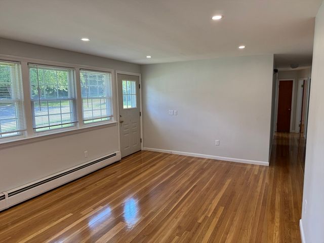 26 Wildwood Ave, Worcester, MA 01603