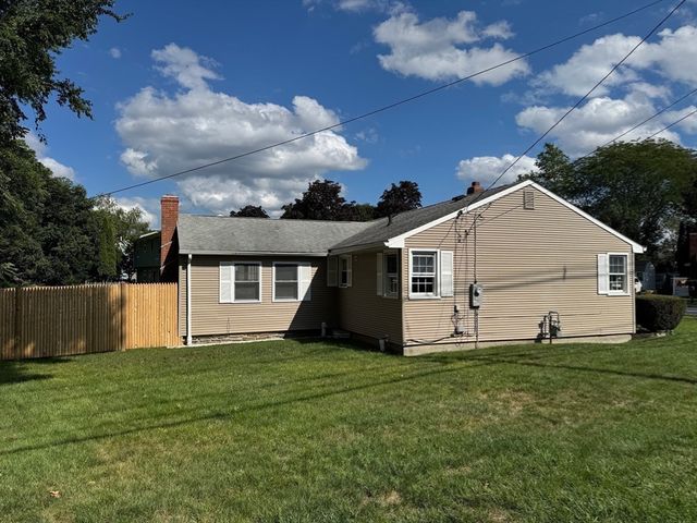 26 Wildwood Ave, Worcester, MA 01603