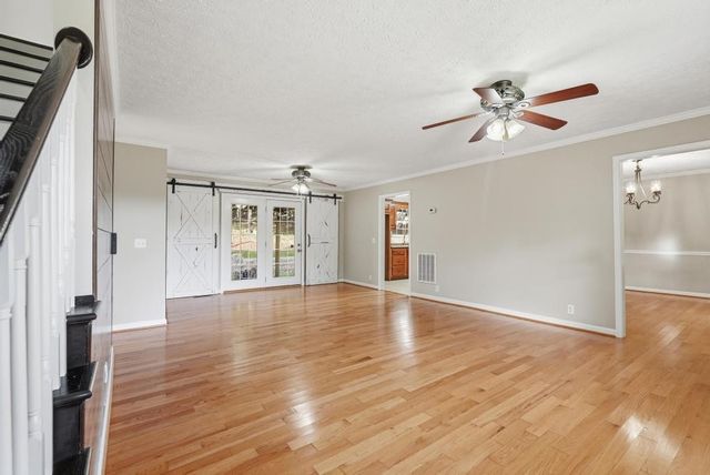 3142 Sparks Dr, Cookeville, TN 38506