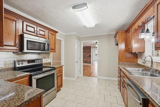 3142 Sparks Dr, Cookeville, TN 38506