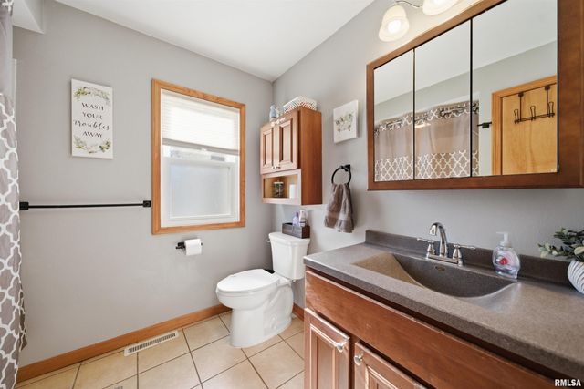 218 TIMBERLAN Road, Metamora, IL 61548