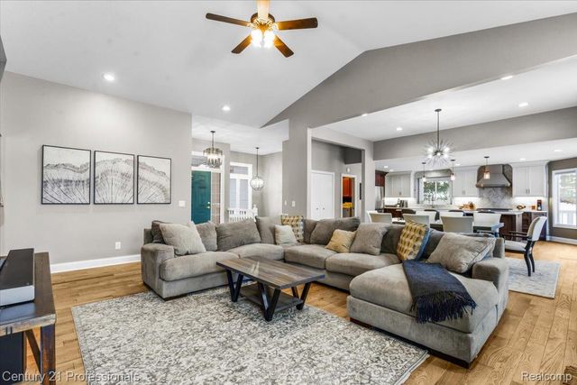 11413 Bancroft Court, Tyrone Township, MI 48430