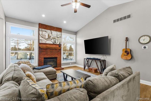 11413 Bancroft Court, Tyrone Township, MI 48430