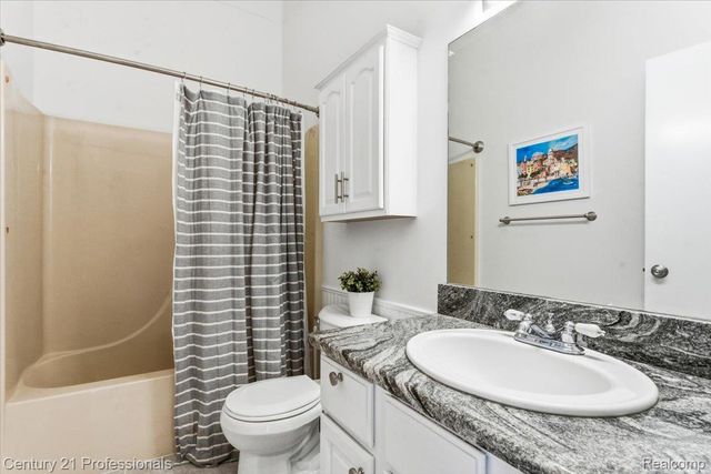 11413 Bancroft Court, Tyrone Township, MI 48430