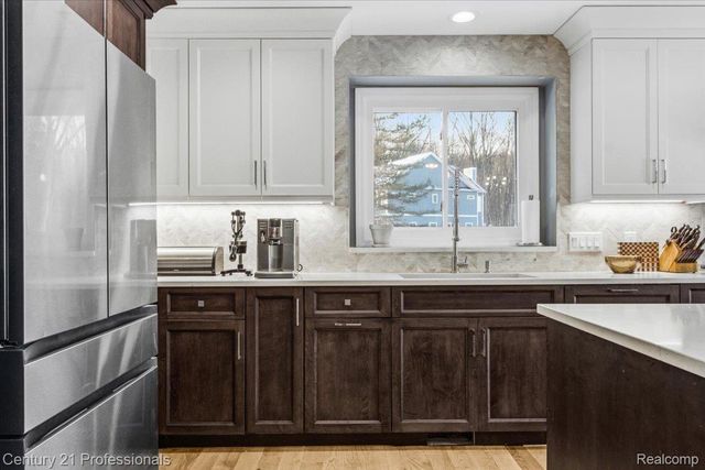 11413 Bancroft Court, Tyrone Township, MI 48430