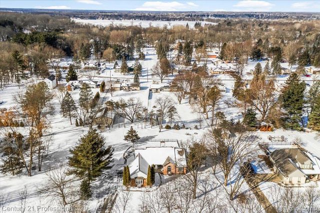 11413 Bancroft Court, Tyrone Township, MI 48430