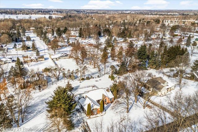 11413 Bancroft Court, Tyrone Township, MI 48430