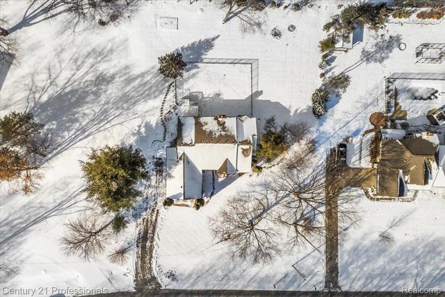 11413 Bancroft Court, Tyrone Township, MI 48430