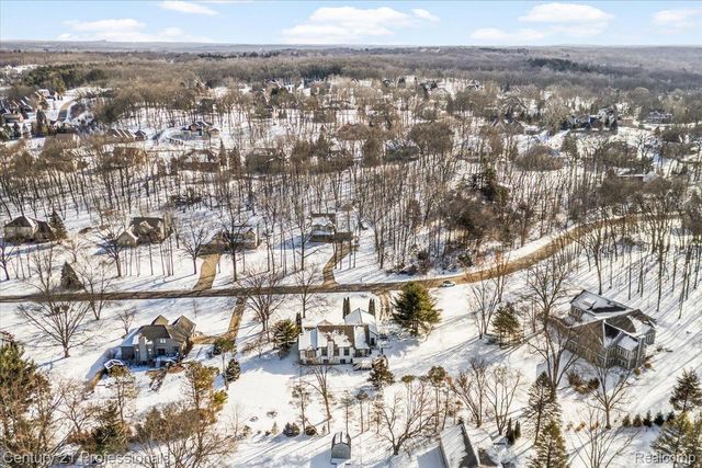 11413 Bancroft Court, Tyrone Township, MI 48430