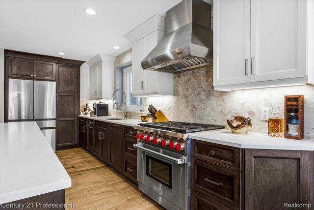 11413 Bancroft Court, Tyrone Township, MI 48430