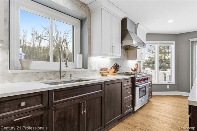 11413 Bancroft Court, Tyrone Township, MI 48430