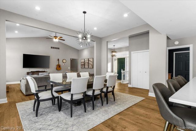 11413 Bancroft Court, Tyrone Township, MI 48430