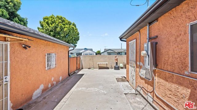 702 E 157th Street, Compton, CA 90220