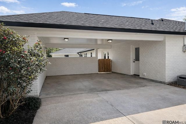 576 College Hill Dr, Baton Rouge, LA 70808