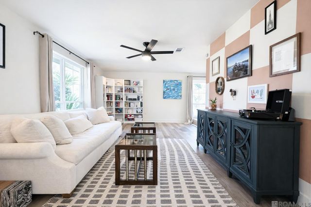 576 College Hill Dr, Baton Rouge, LA 70808