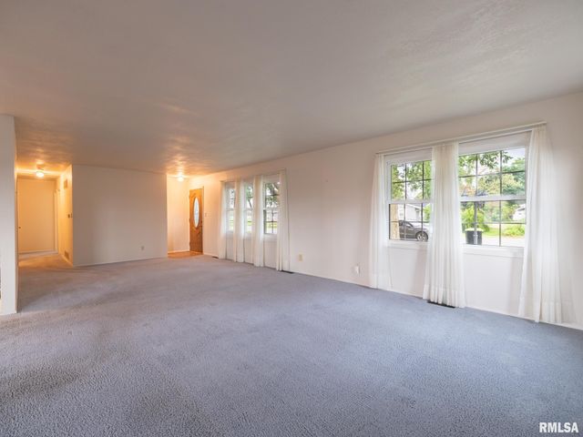 1309 W WILLIAM Drive, Chillicothe, IL 61523