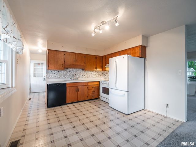 1309 W WILLIAM Drive, Chillicothe, IL 61523