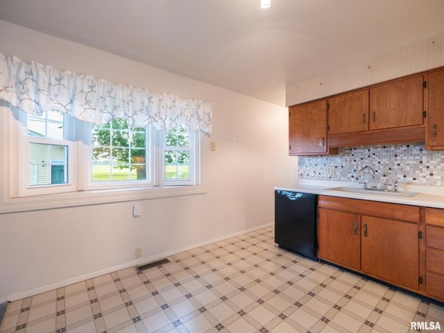 1309 W WILLIAM Drive, Chillicothe, IL 61523