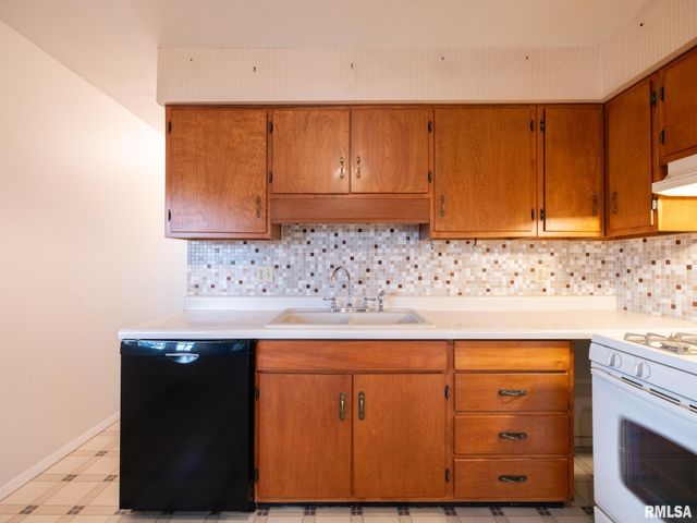 1309 W WILLIAM Drive, Chillicothe, IL 61523