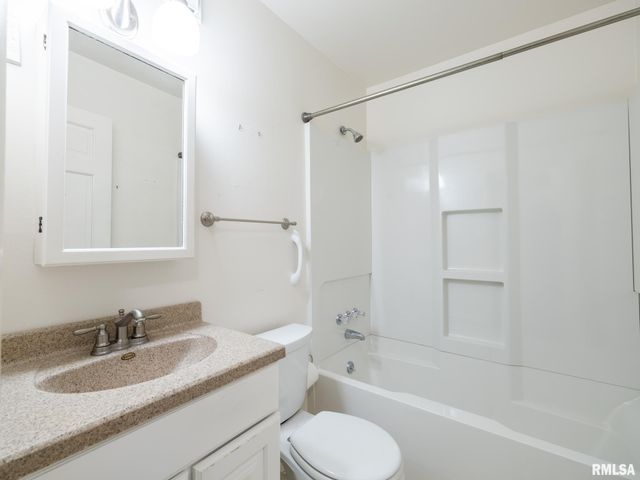 1309 W WILLIAM Drive, Chillicothe, IL 61523