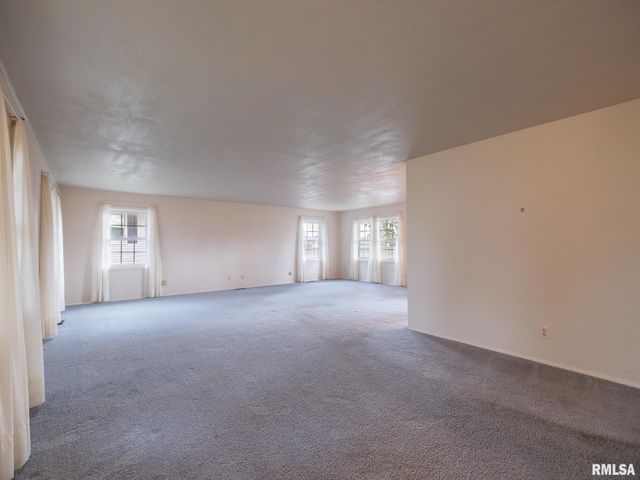 1309 W WILLIAM Drive, Chillicothe, IL 61523