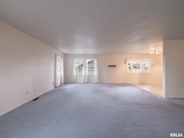 1309 W WILLIAM Drive, Chillicothe, IL 61523