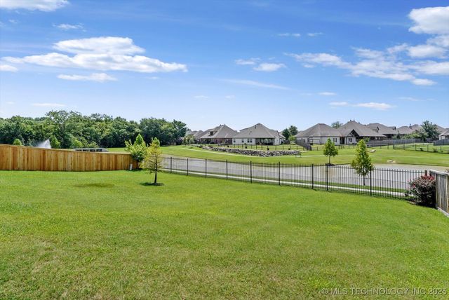 14271 S College Avenue, Bixby, OK 74008