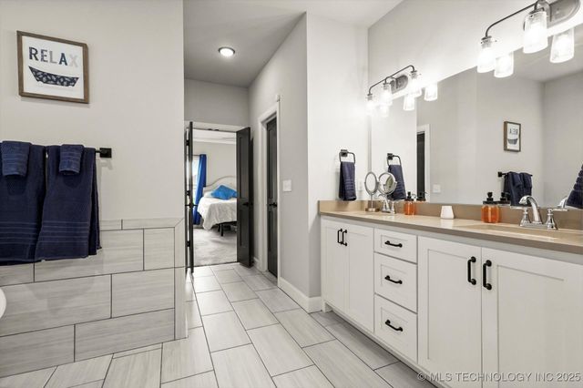 14271 S College Avenue, Bixby, OK 74008