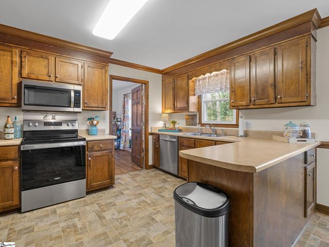 828 Shoresbrook Drive, Spartanburg, SC 29301