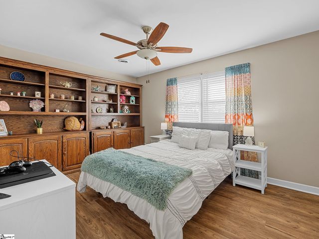 828 Shoresbrook Drive, Spartanburg, SC 29301