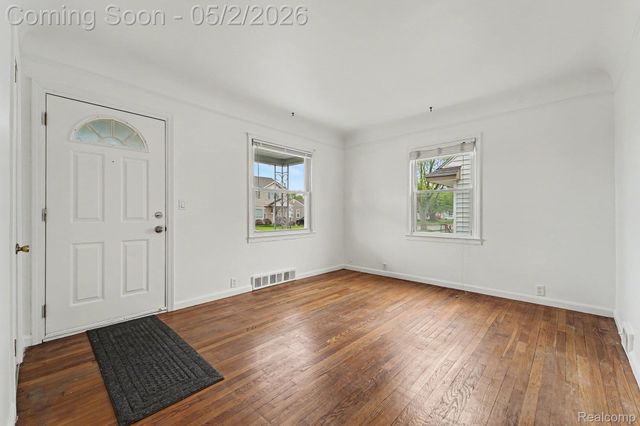 30729 Alger Street, Madison Heights, MI 48071