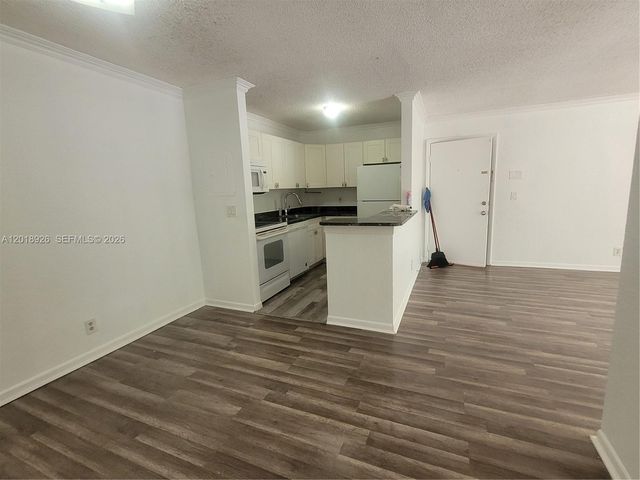 10773 Cleary Boulevard 203, Plantation, FL 33324