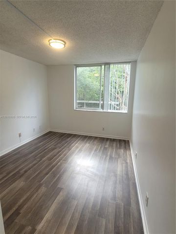 10773 Cleary Boulevard 203, Plantation, FL 33324