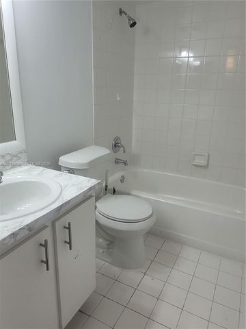 10773 Cleary Boulevard 203, Plantation, FL 33324